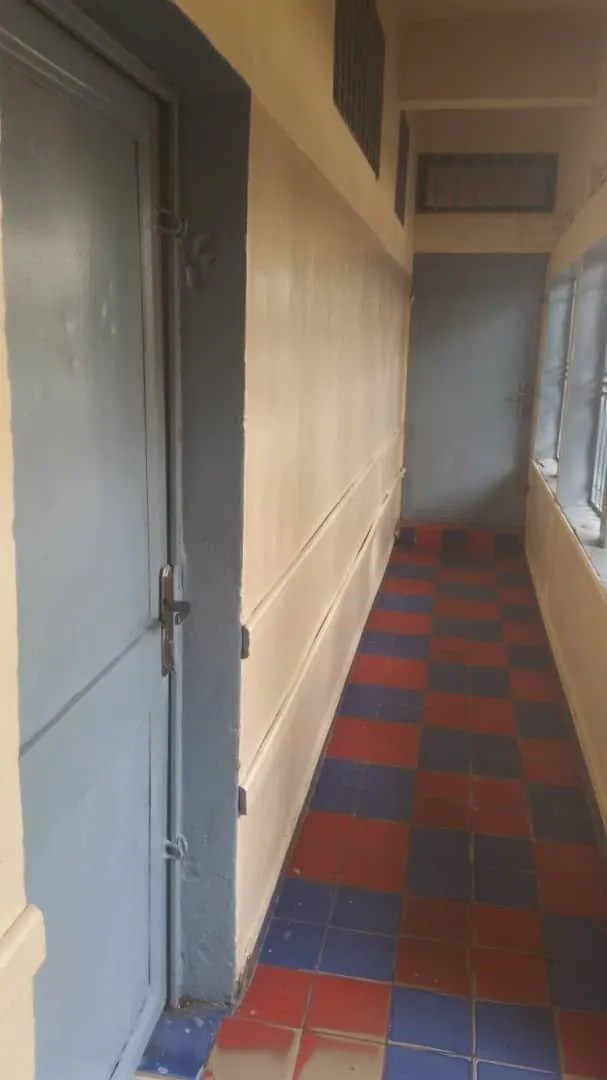 Le couloir de l'orphelinat